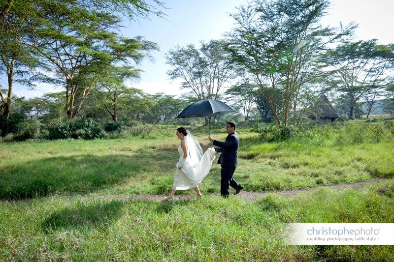 bride going to her western ceremony