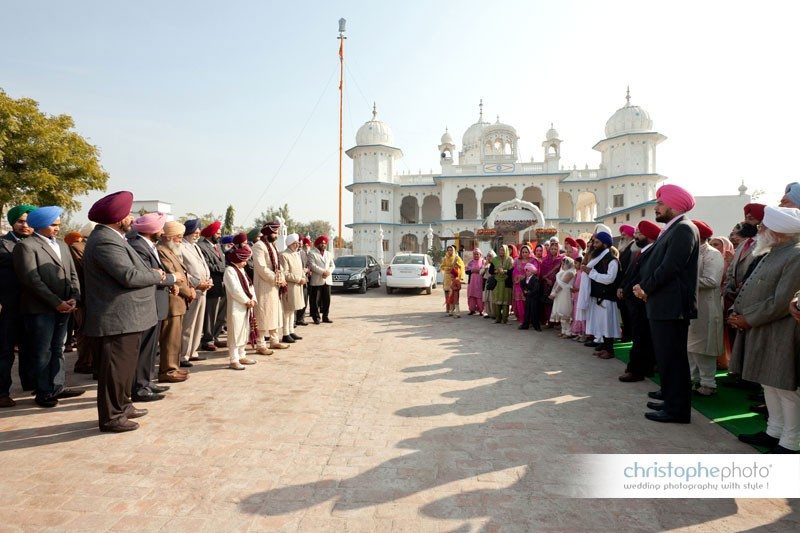 At the sikh temple before the wedding ceremony by Wedding Photographer Punjab India
